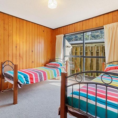 Downtown Mountview - Mt Maunganui Holiday Home เมาท์มองานุย ภายนอก รูปภาพ
