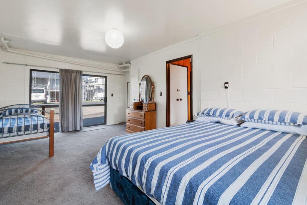Downtown Mountview - Mt Maunganui Holiday Home เมาท์มองานุย ภายนอก รูปภาพ