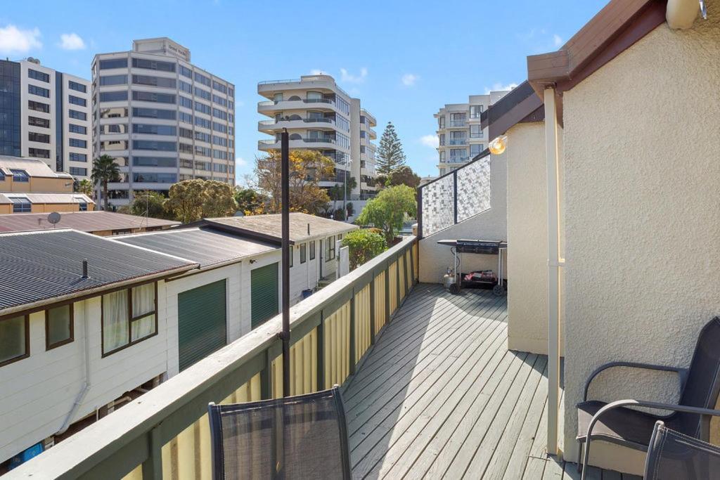 Downtown Mountview - Mt Maunganui Holiday Home เมาท์มองานุย ภายนอก รูปภาพ